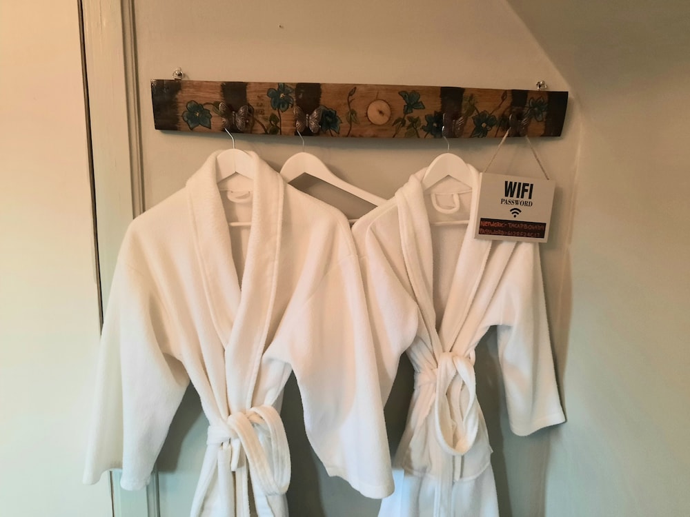 Botanical Suite - King/Twin photo 3