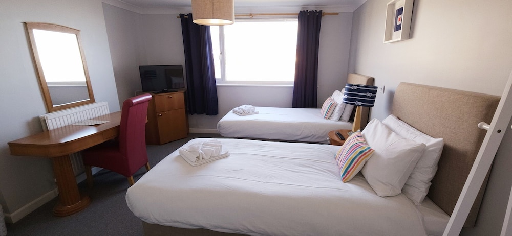 Standard Twin Room, Ensuite, Sea View photo 3