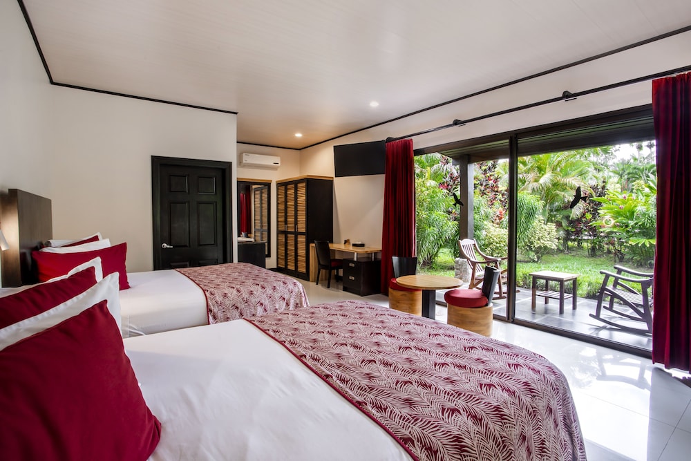 Junior Suite, 2 Queen Beds (Superior)
