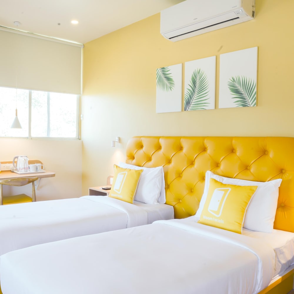 Standard Twin Room - Photo 1