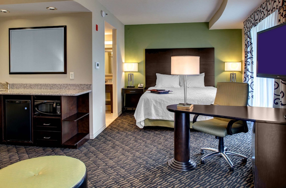 Room, 1 King Bed, Accessible, Corner