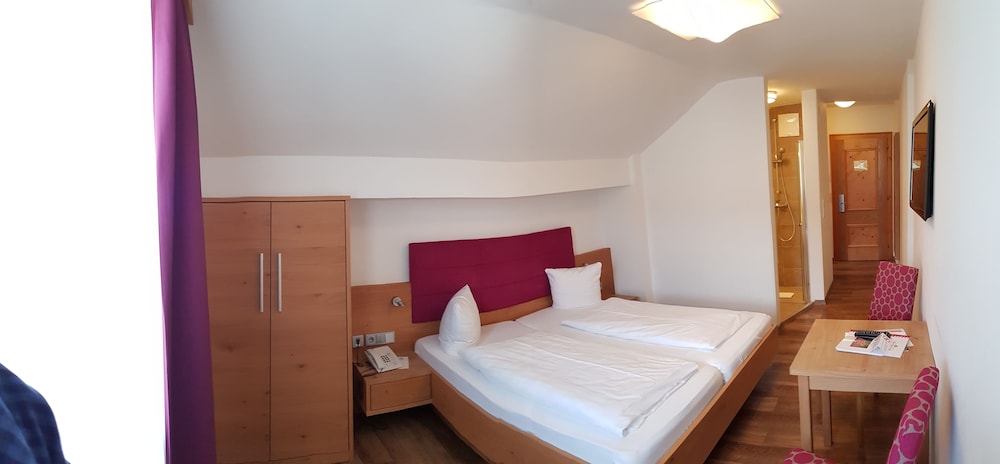 Standard Double Room - Photo 3