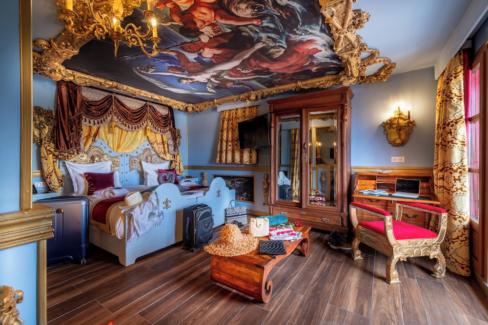 Luxury Suite, 1 Bedroom, Terrace, Pool View