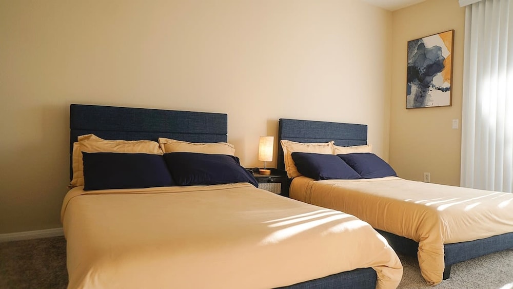 Cozy 2-br Home Near Disneyland Pool Hot Tub GYM, Φωτογραφία 3