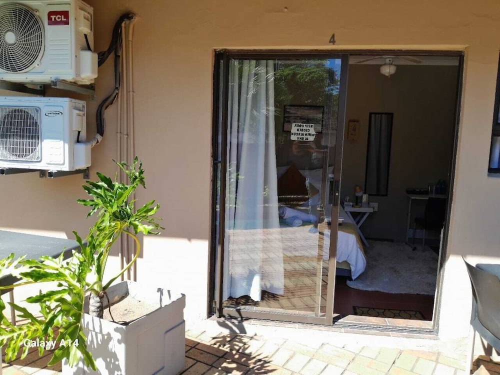 Standard Double Room - Photo 4