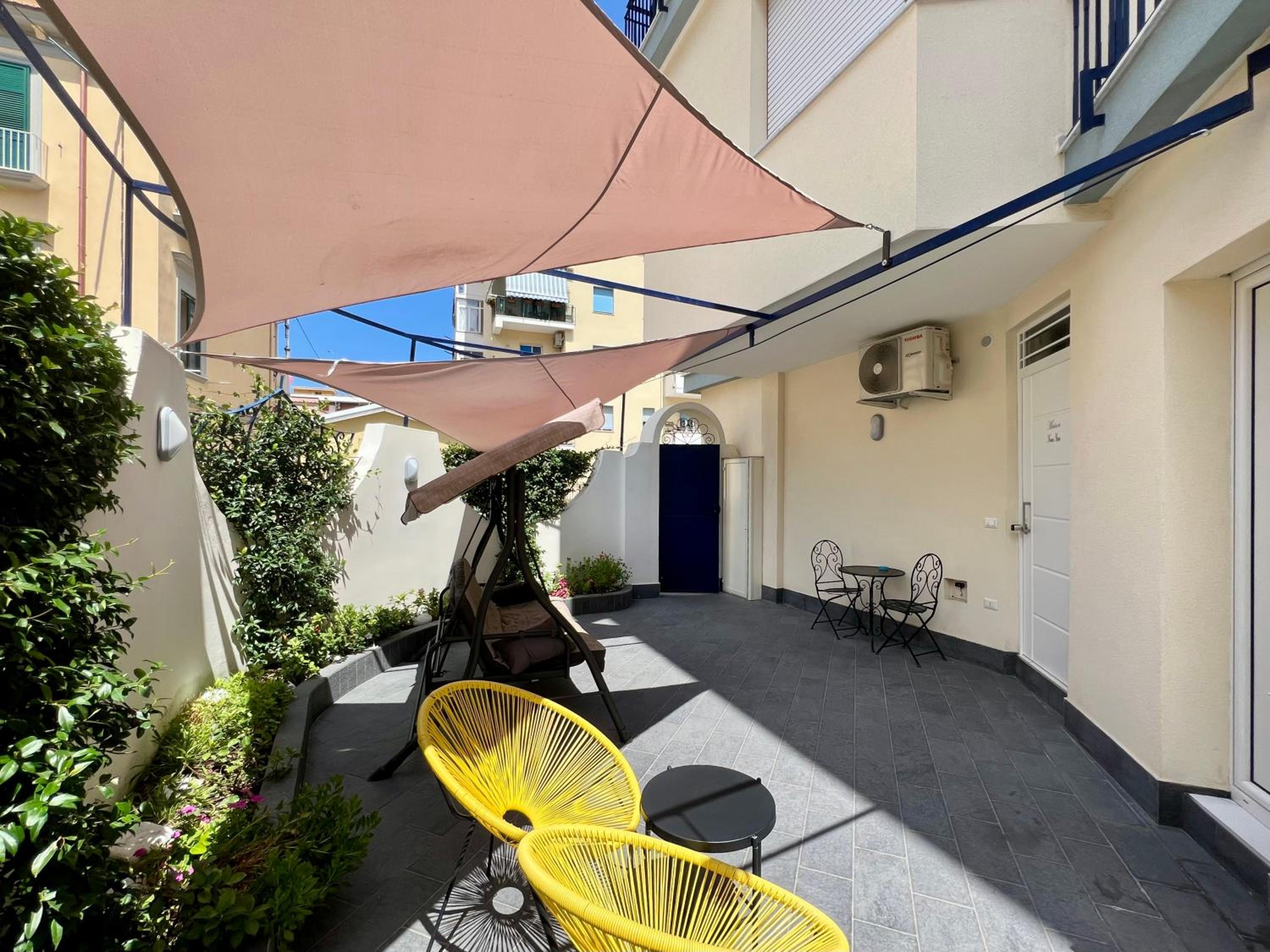 Large Double Room - Photo 11