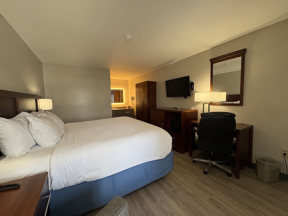 Room (King Bed Non-Smoking) - Photo 2