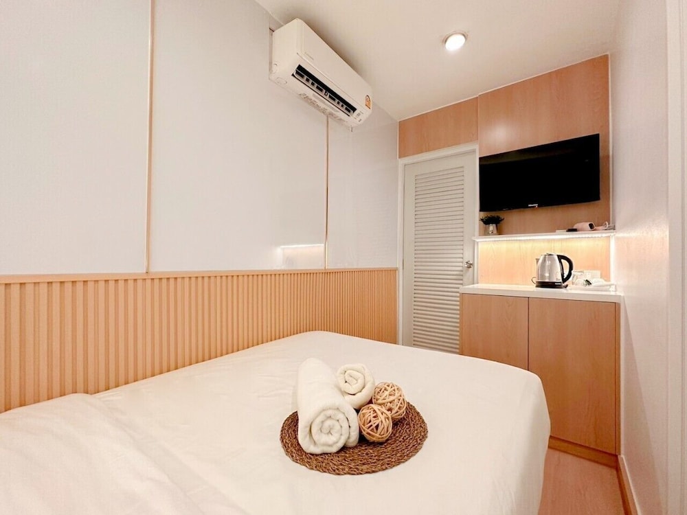 Economy Single Room, No Window, Non Smoking photo 3