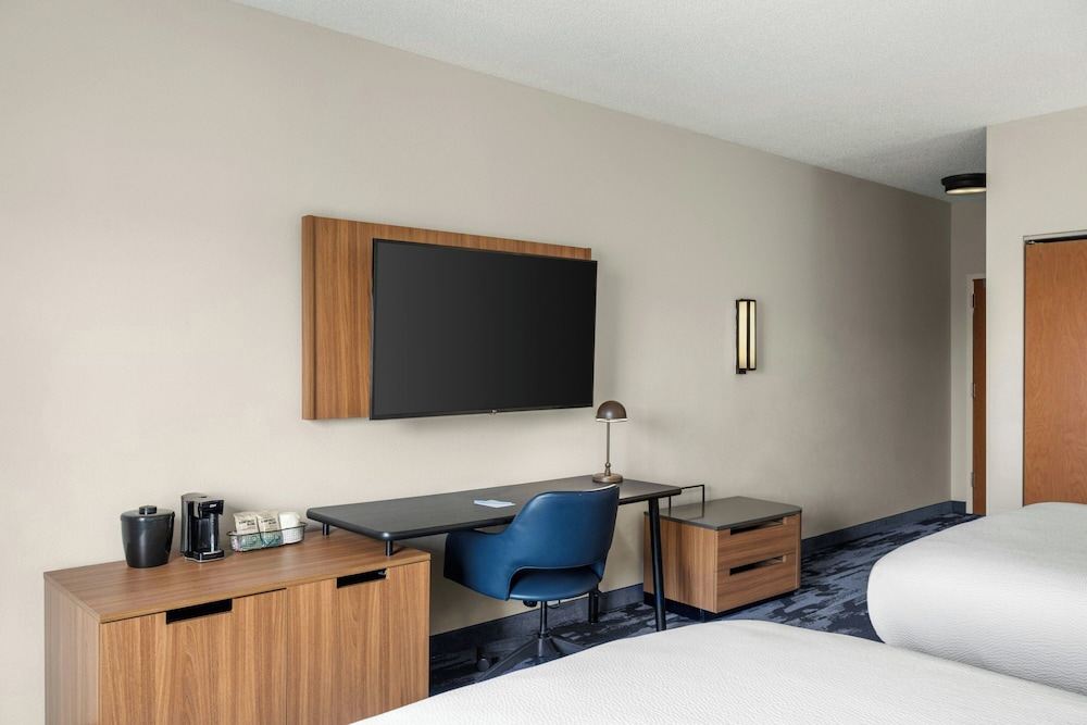 Room, 2 Queen Beds (Hearing Accessible) - Photo 2