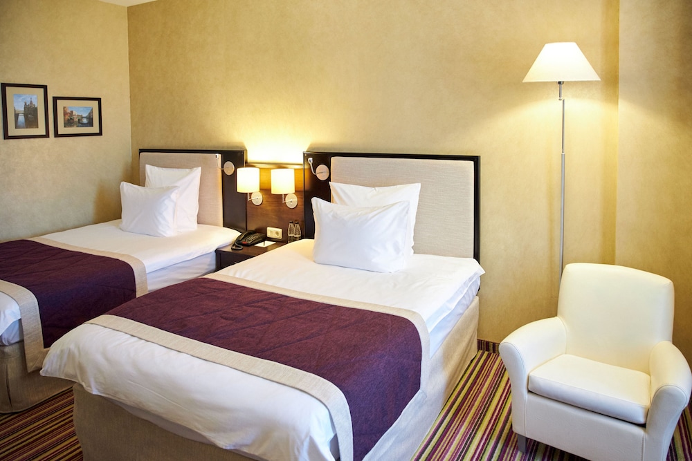 Standard Twin Room, City View