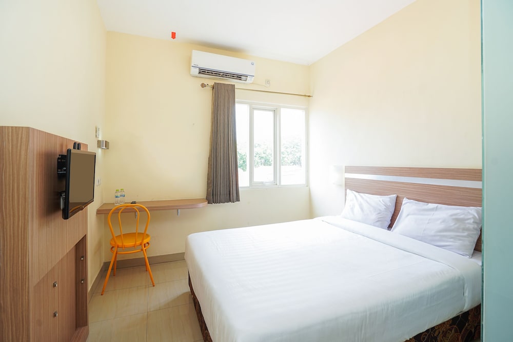 Standard Double Room - Photo 9