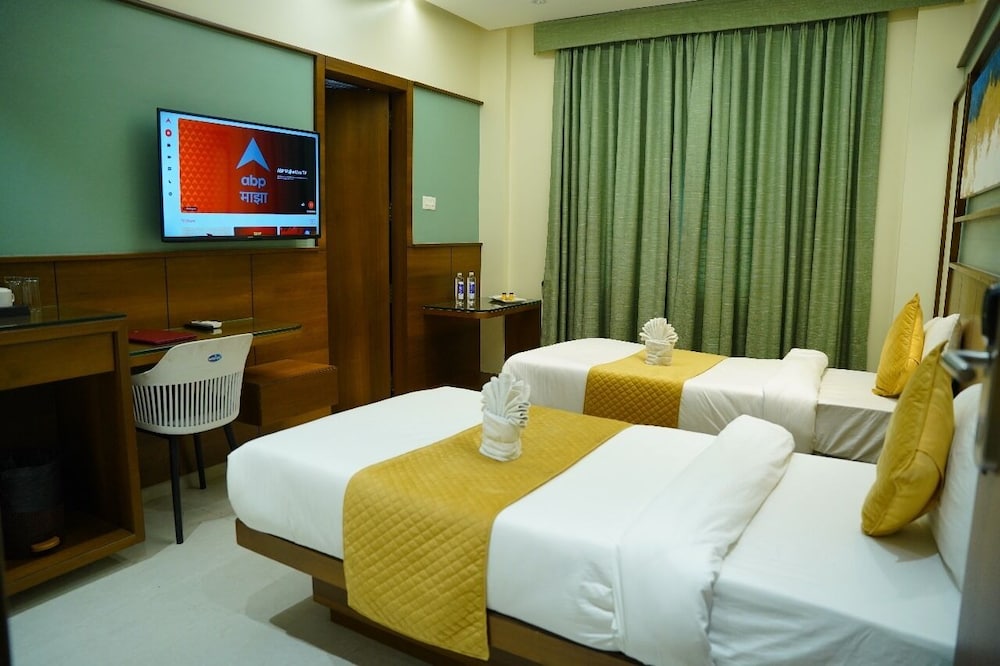 Deluxe Double or Twin Room photo 1