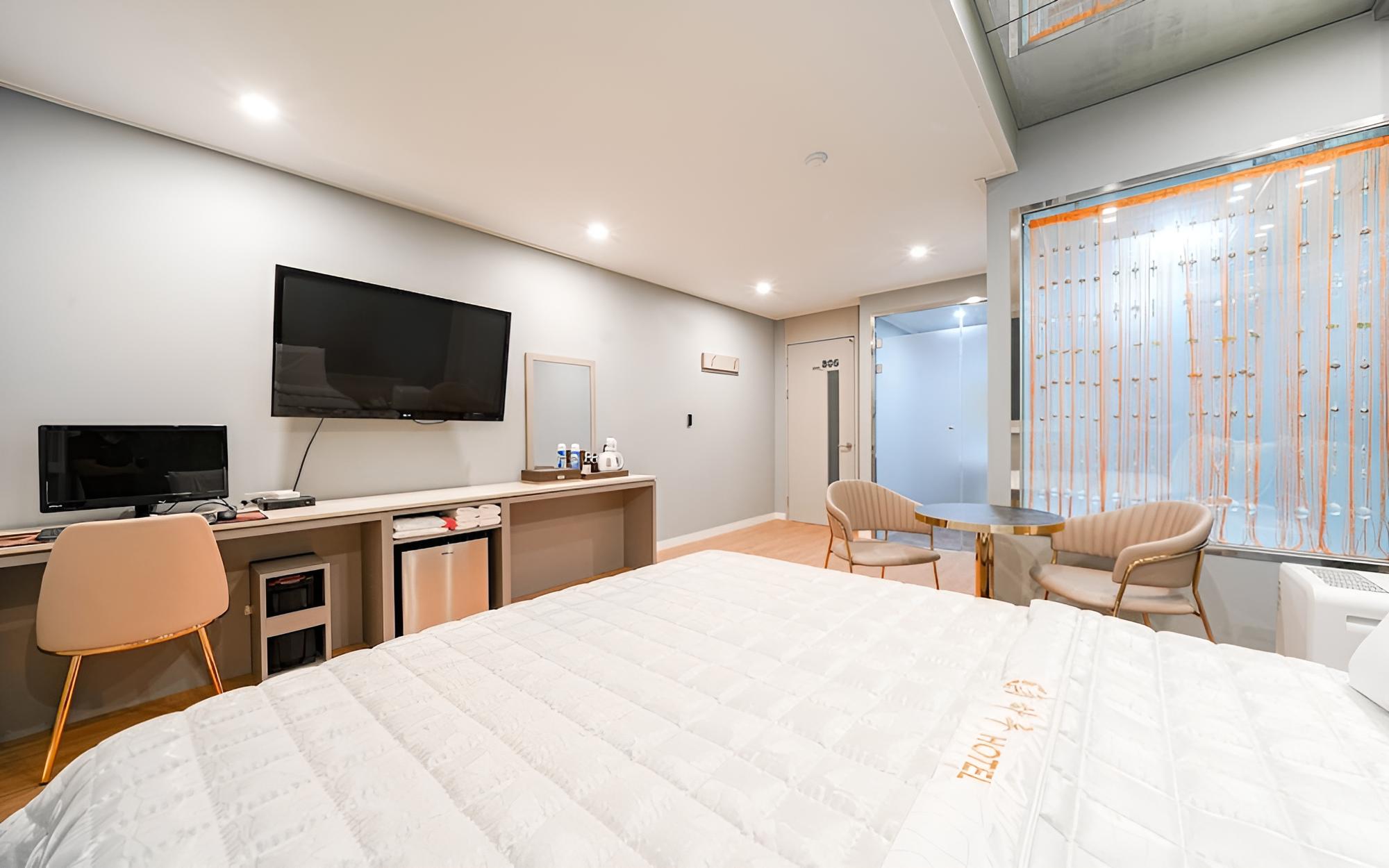 Room (Deal deluxe (free Netflix breakfast 1) - Photo 1