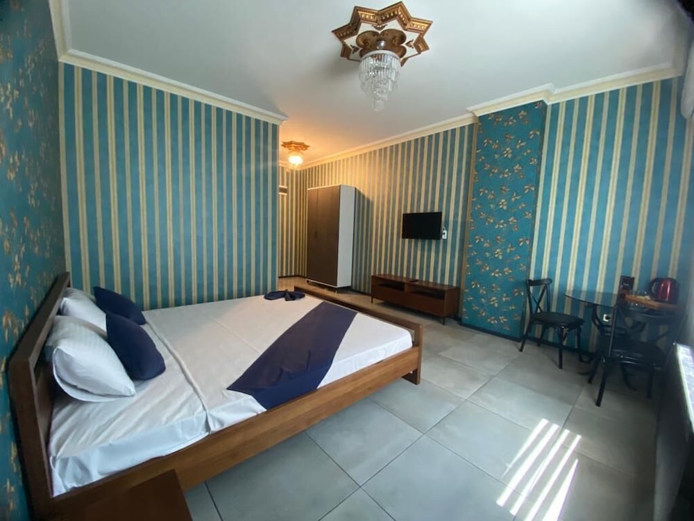 Deluxe Double Room - Photo 13