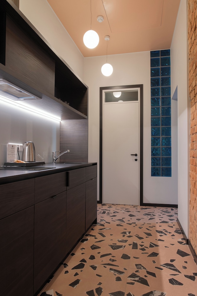 Exclusive Apartment, City View - Photo 7