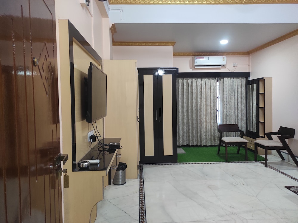 Suite - Photo 10