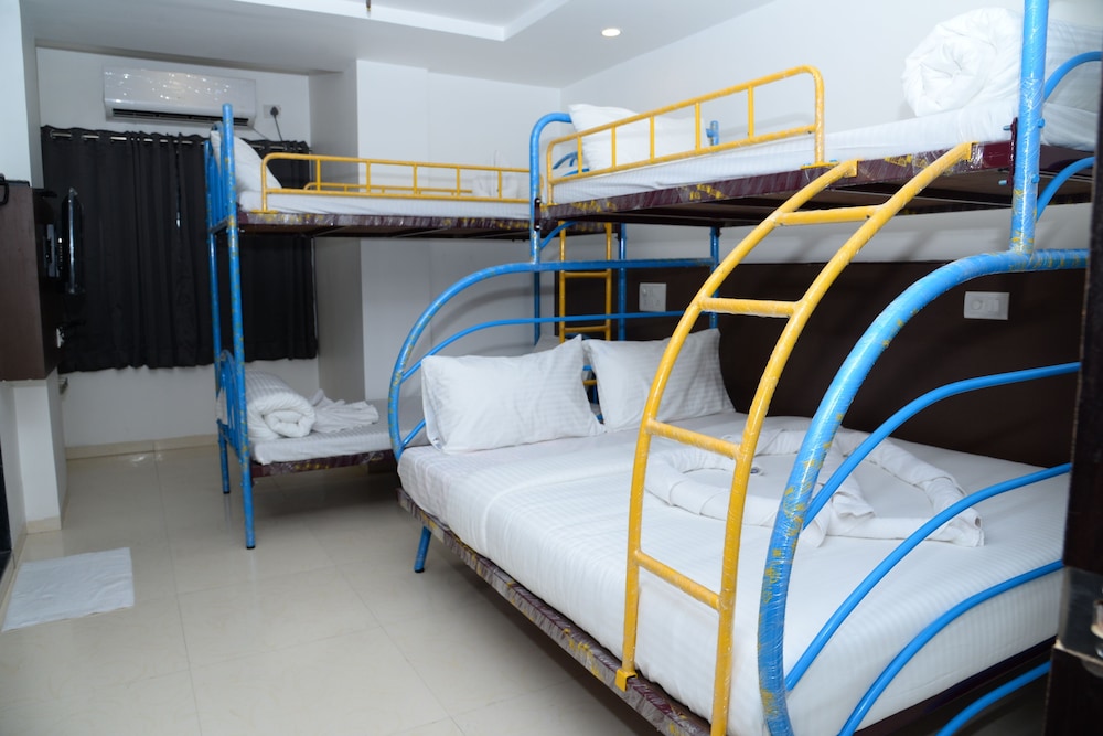 Family Room, Multiple Beds photo 3
