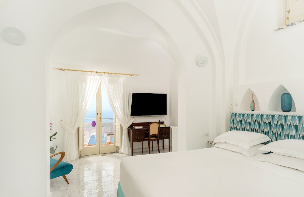 Double Room with Balcony and Sea View