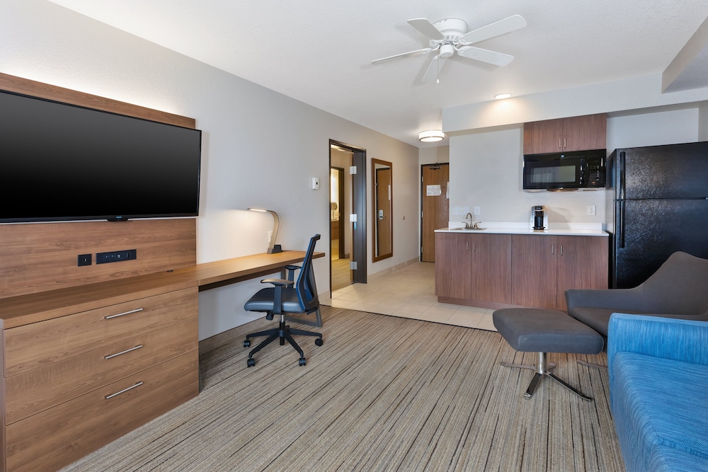 Suite, 2 Queen Beds (Additional Living Area) - Photo 1