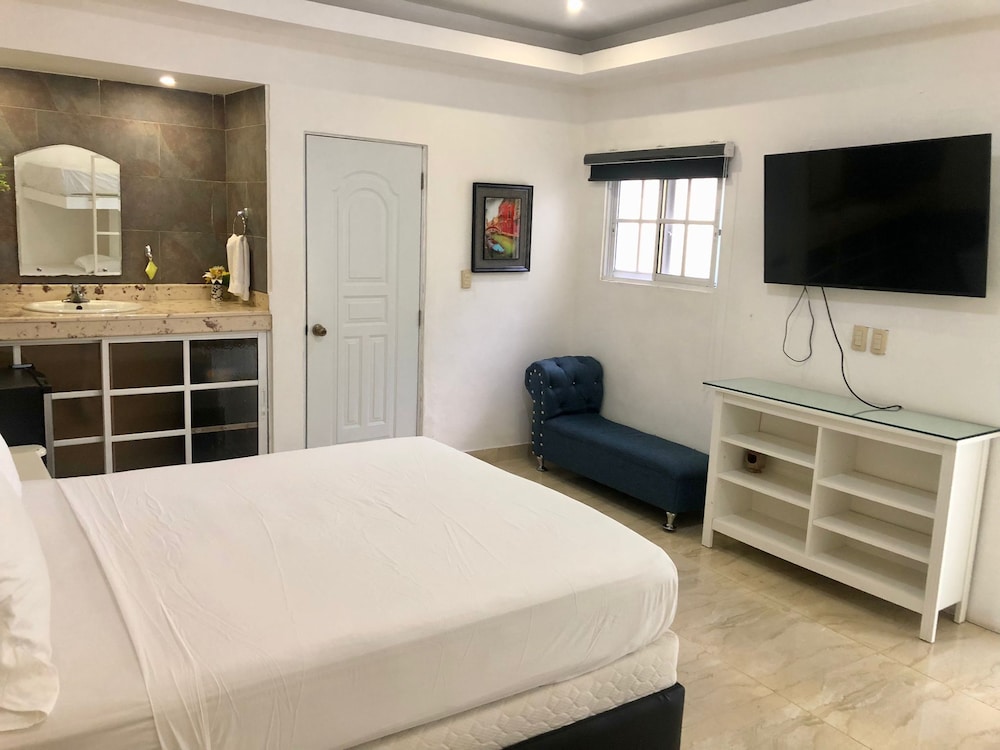 Basic Double Room, 1 Double Bed photo 2