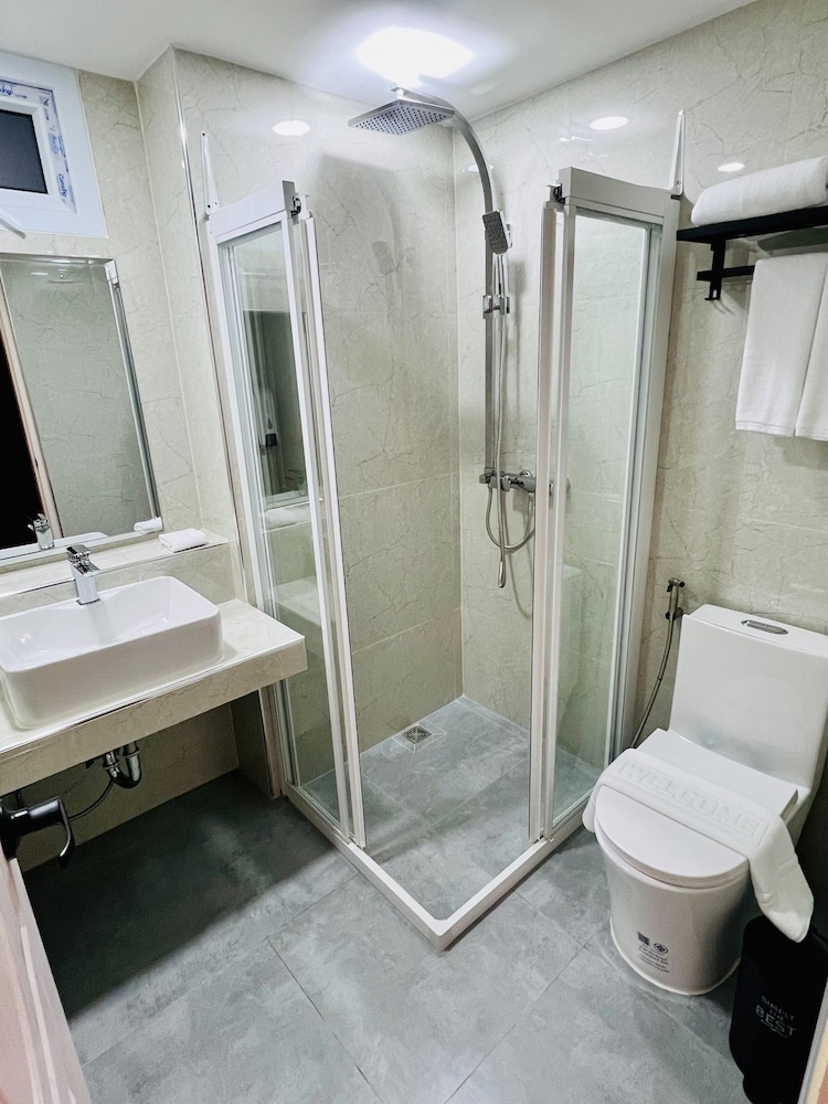 Standard Double Room, City View photo 3