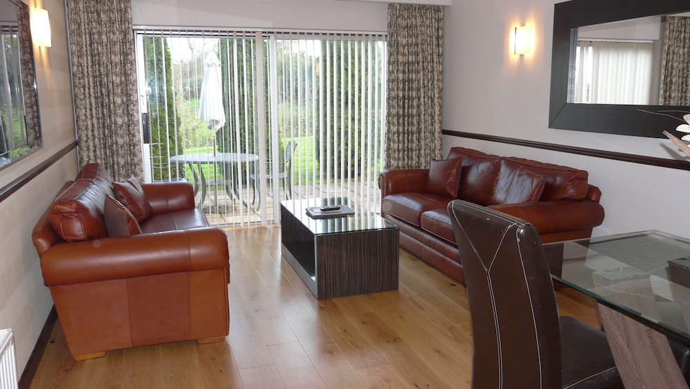 Suite - Photo 13