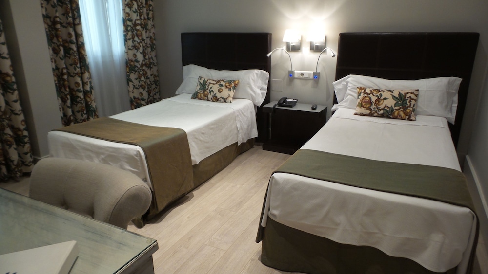 Twin Room, 2 Twin Beds - Photo 3