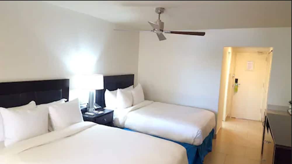 2 Double Beds, Non Smoking, Executive Beach Front