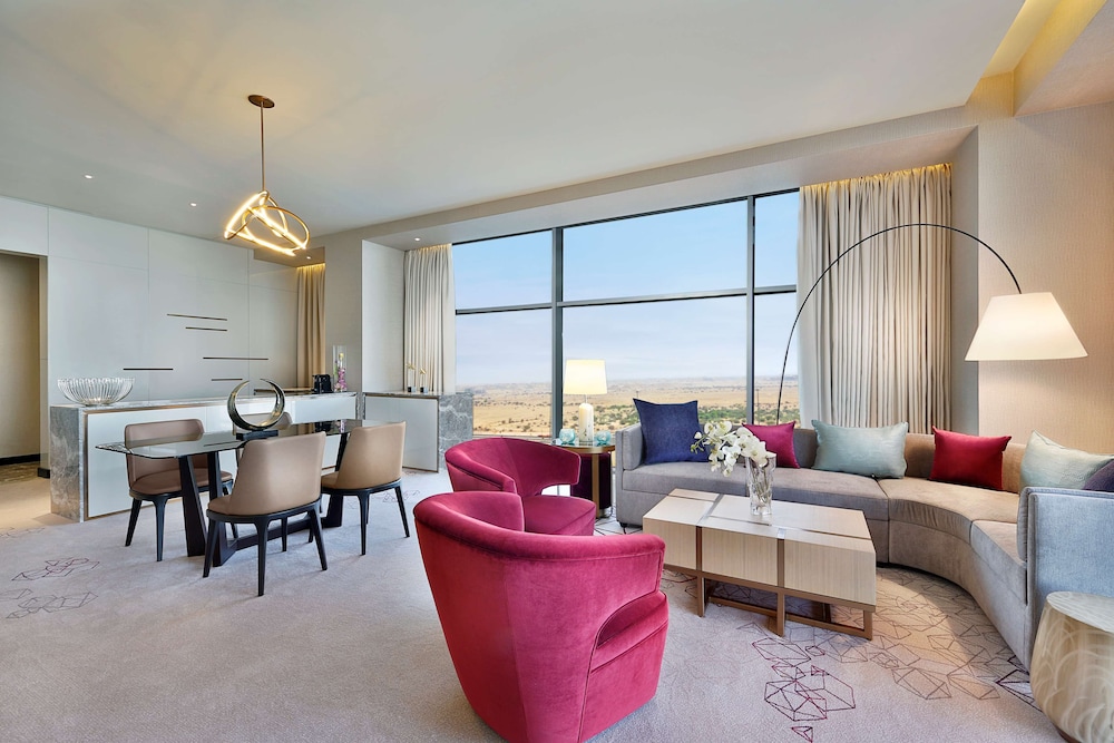 Suite, 1 King Bed (Diplomatic)