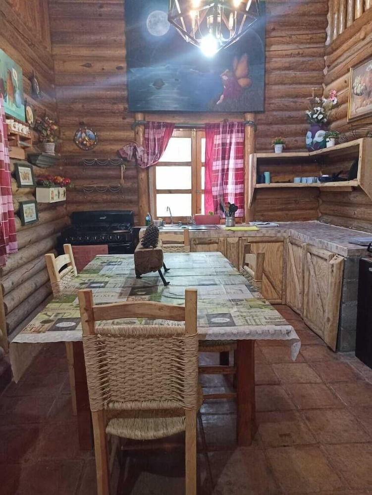 Comfort Cabin, Mountain View, Lakeside photo 3