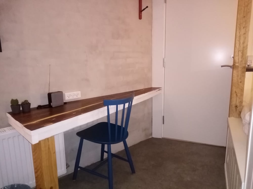 Basic Double Room photo 3