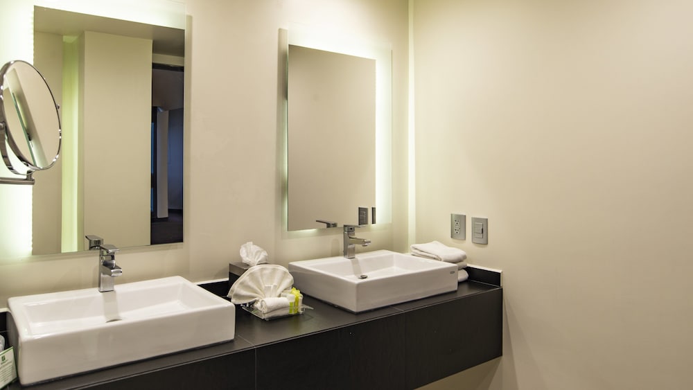 Suite, 1 King Bed, Accessible, Jetted Tub - Photo 7