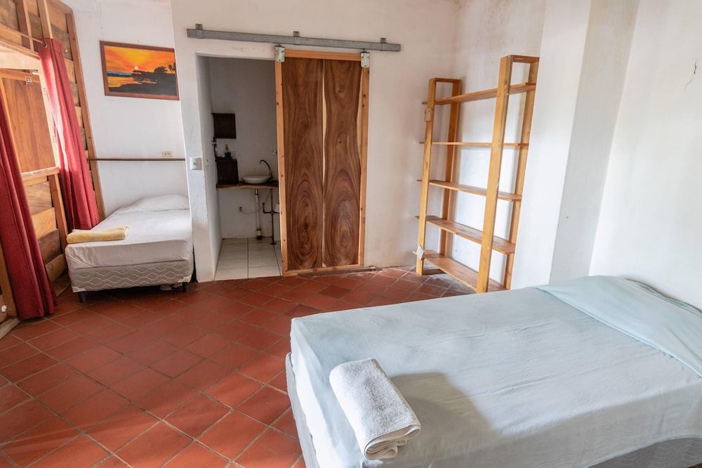 Quadruple Room (11) photo 2