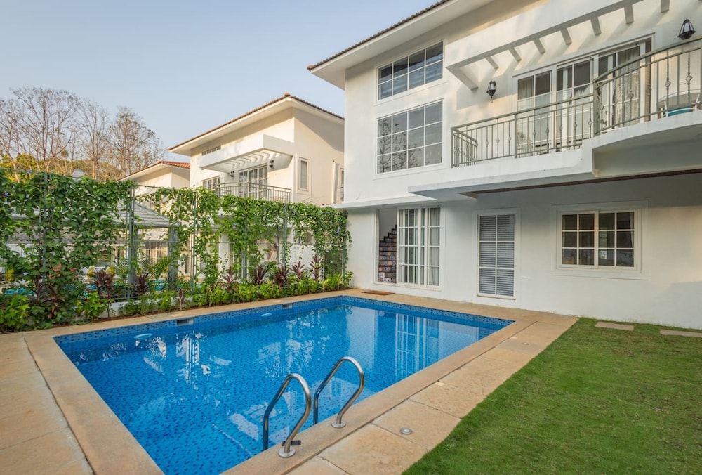 Villa photo 1