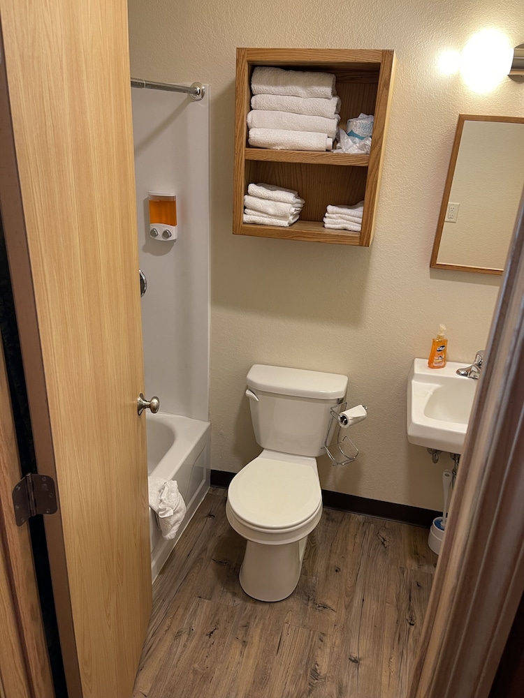 Basic Double Room photo 2