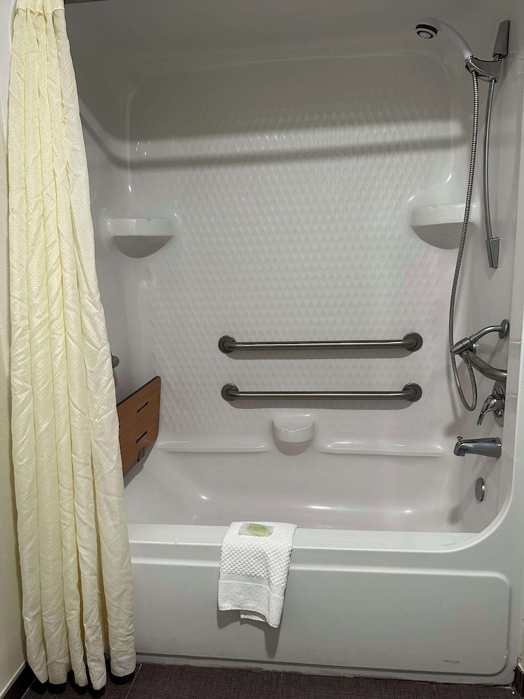 Suite, Multiple Beds, Hearing Accessible, Non Smoking (Efficiency) - Photo 10