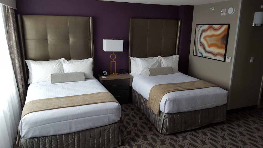 Junior Suite, 2 Double Beds photo 3