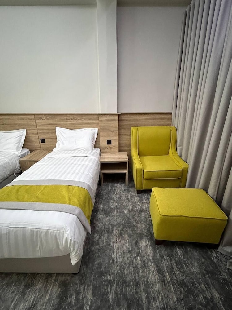Deluxe Triple Room photo 2