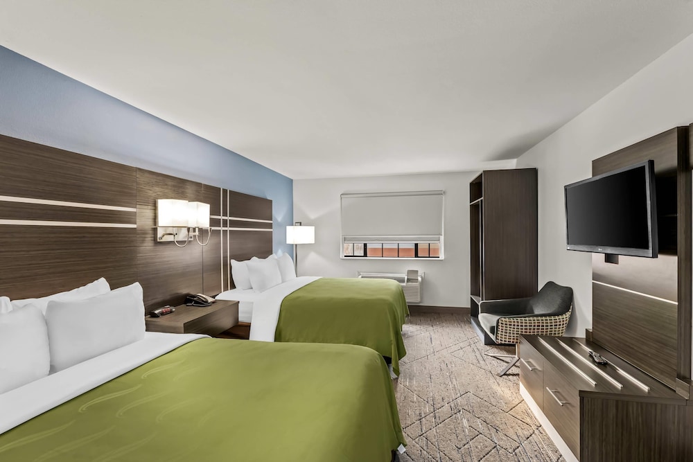 Suite, 2 Queen Beds, Non Smoking photo 3