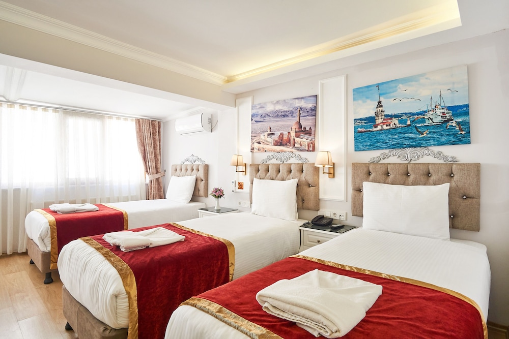 Economy Triple Room, Courtyard View photo 3