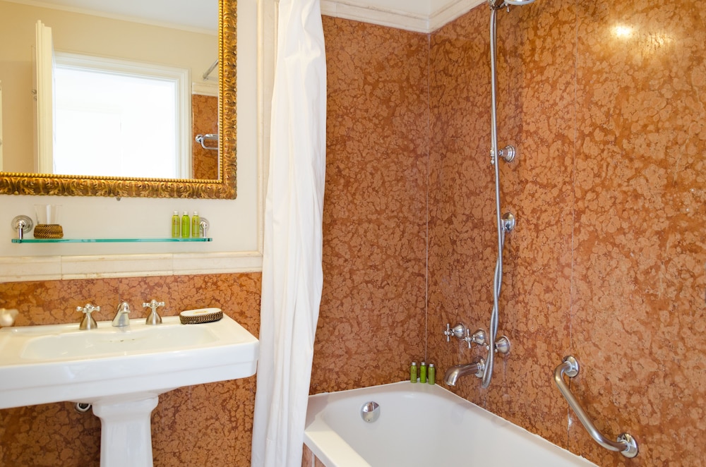 Deluxe Room (Grand) - Photo 5