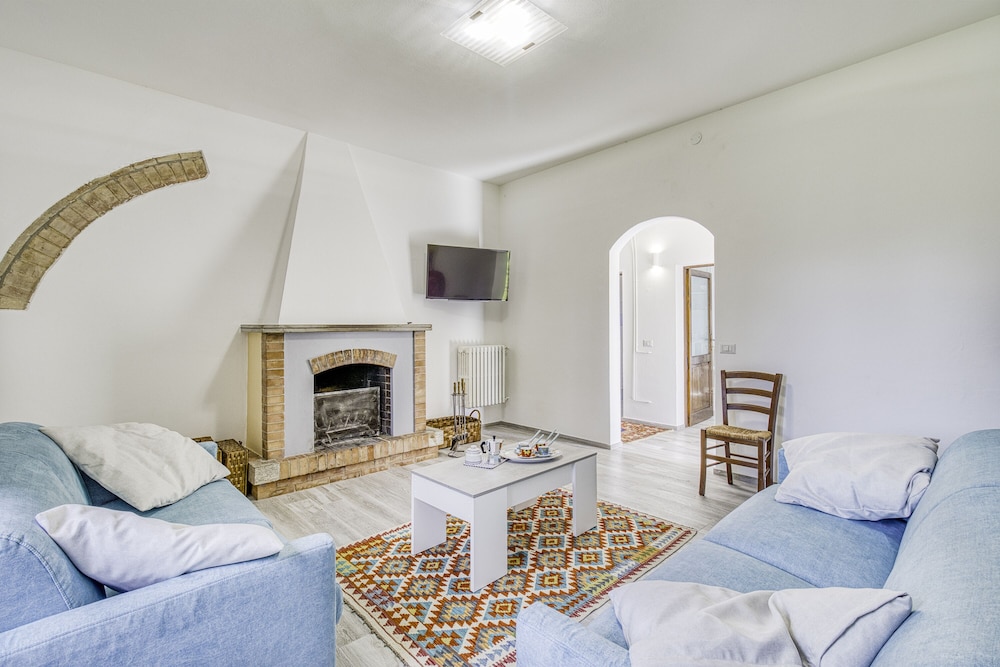 Family House, Multiple Bedrooms, Mountainside (La Casa Della Quercia Relax In) photo 1
