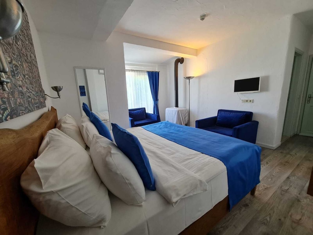 Family Quadruple Room, Fireplace