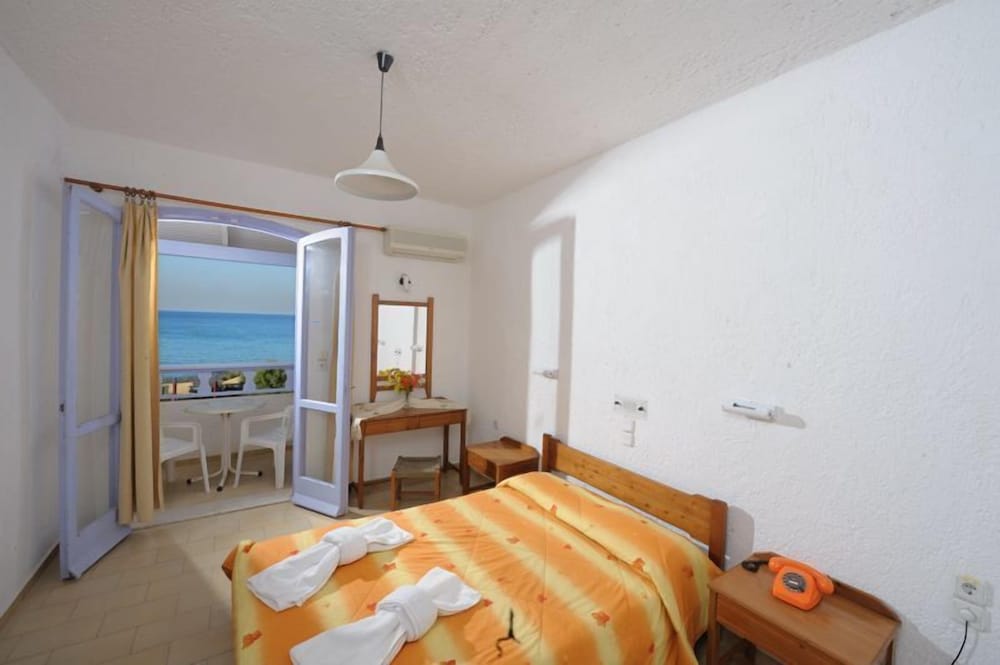 Double Room, 2 Twin Beds, Sea View - Photo 1