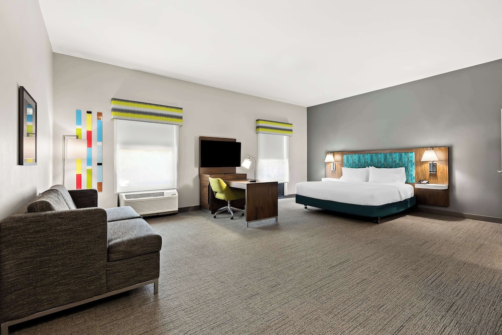 Studio, 1 King Bed, Accessible, Non Smoking (Hearing) - Photo 1
