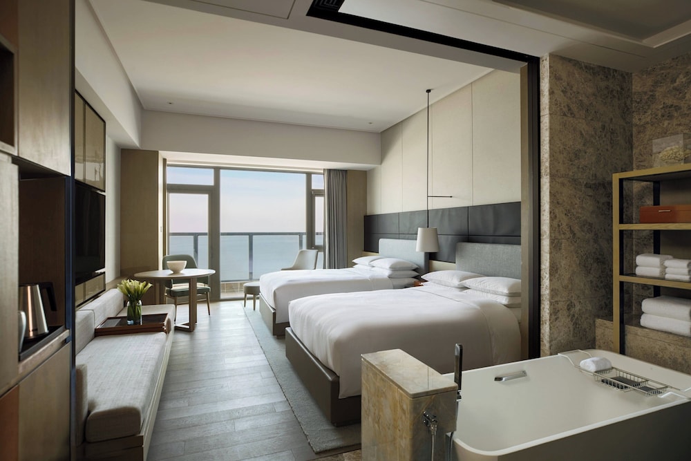 Executive Twin Room, 2 Twin Beds, Smoking, Ocean View - Photo 1