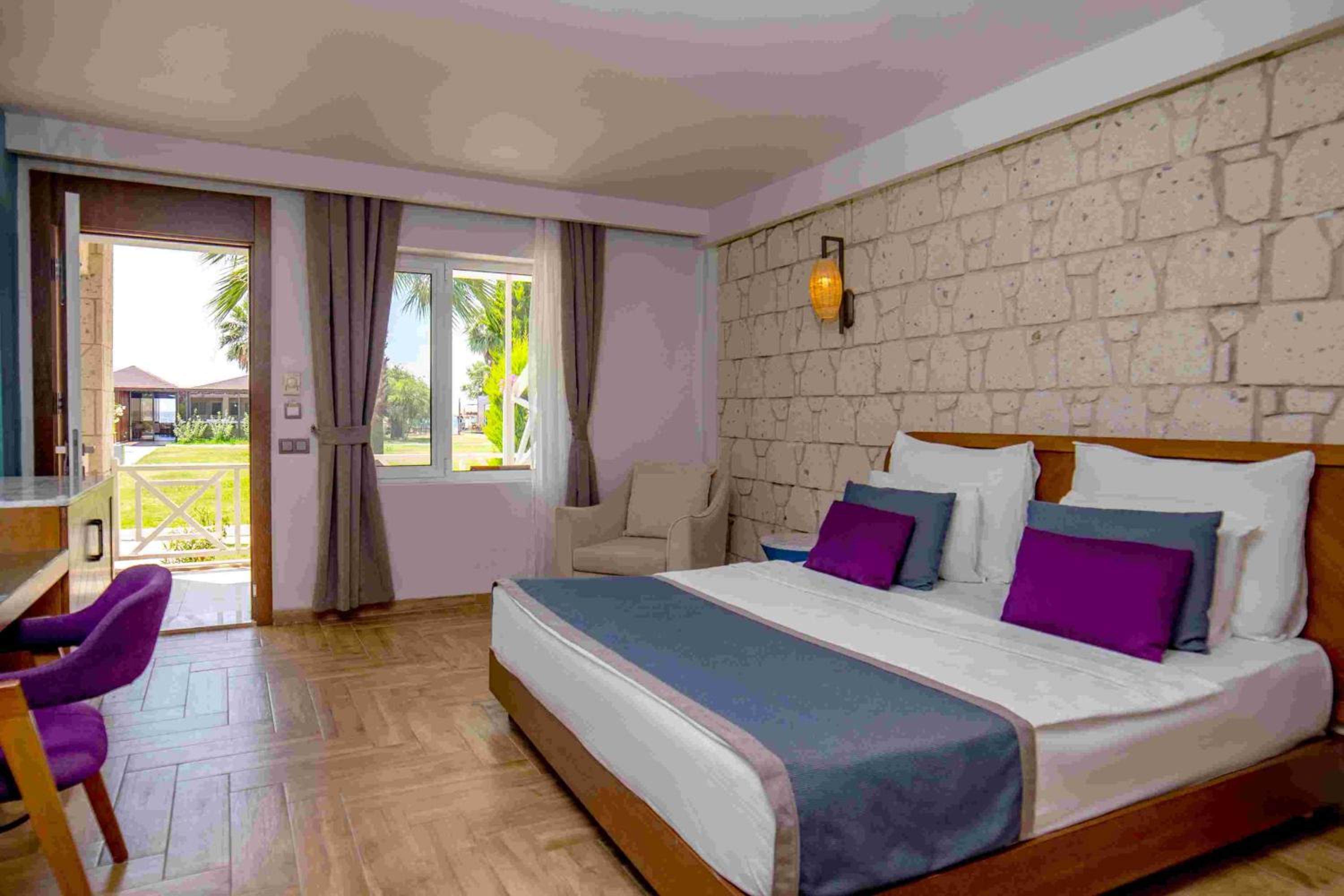 Deluxe Double or Twin Room photo 3
