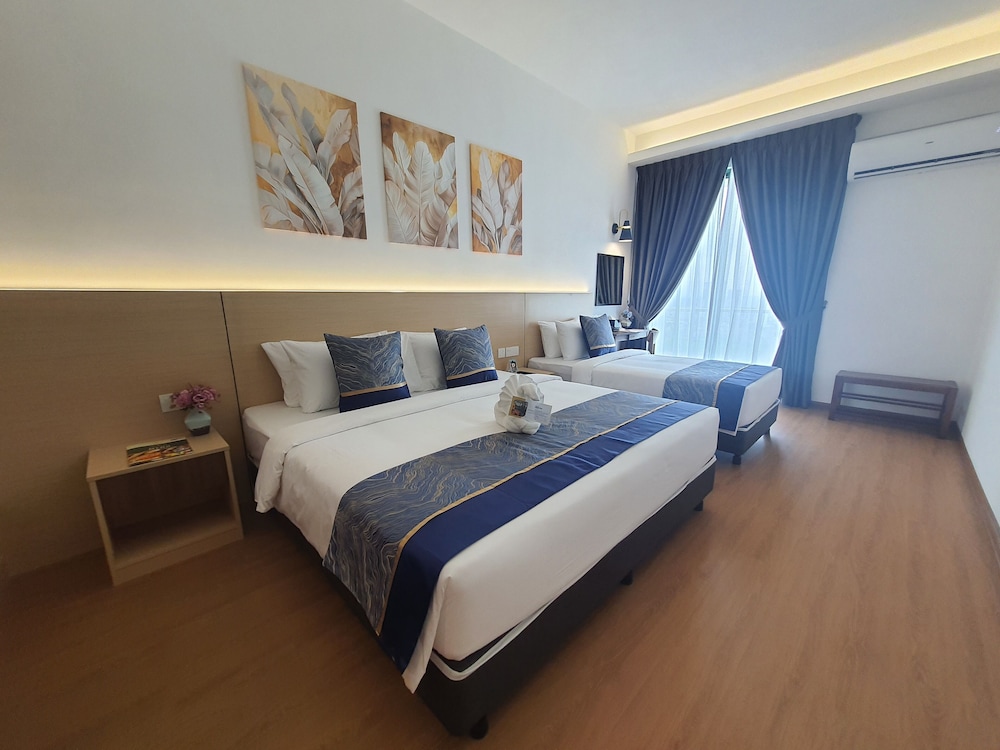 Premier Triple Room - Photo 1