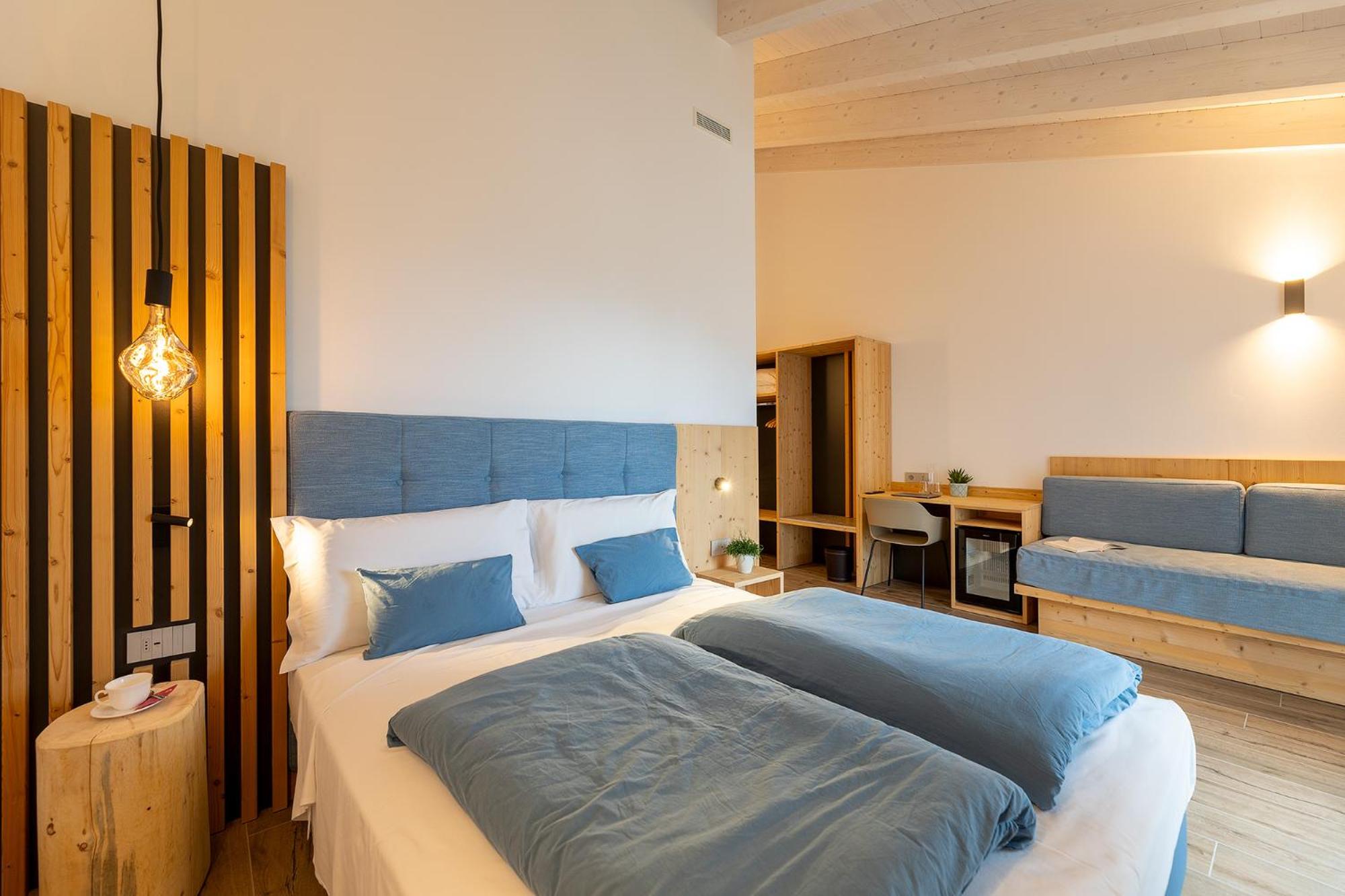 Deluxe Triple Room - Photo 15