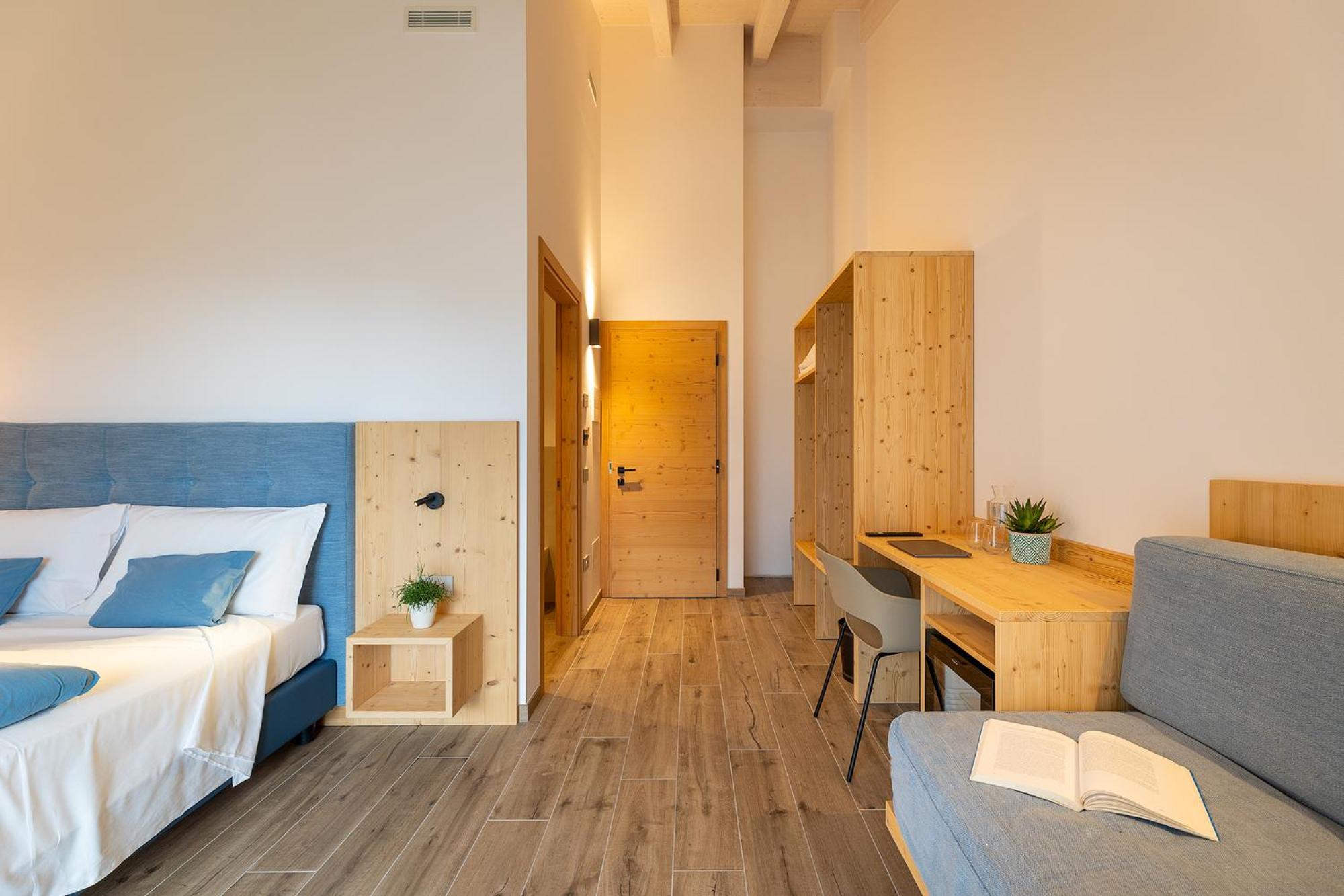 Deluxe Triple Room - Photo 17